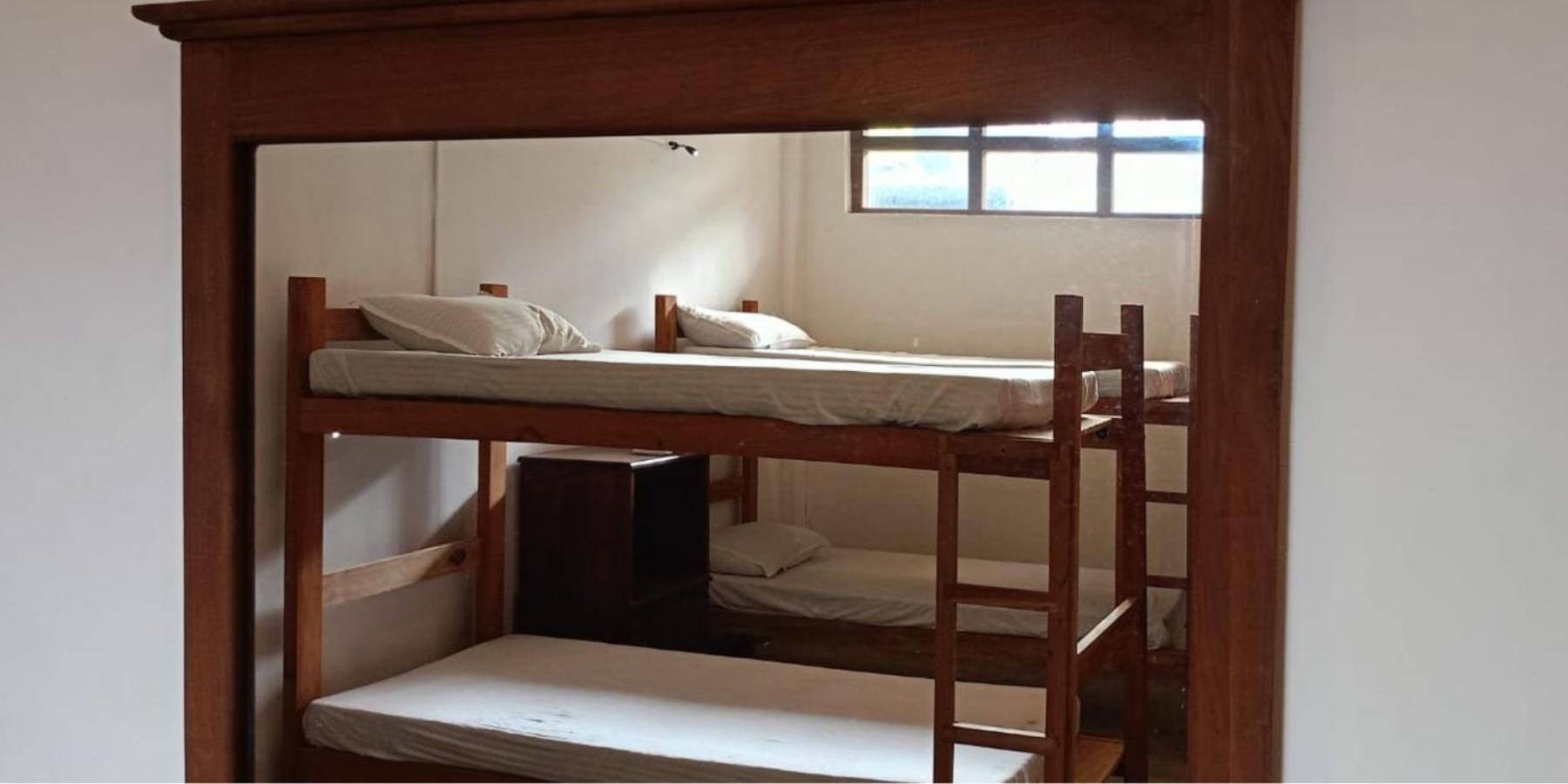 Funky Monkey Hostel & Yoga Rooftop Lounge , Arugambay Pottuvil Extérieur photo